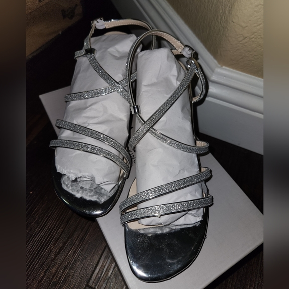 NEW NIOB Benjamin Walk Silver Maisie Heel Sandals, Size 7.5 - Picture 3 of 8